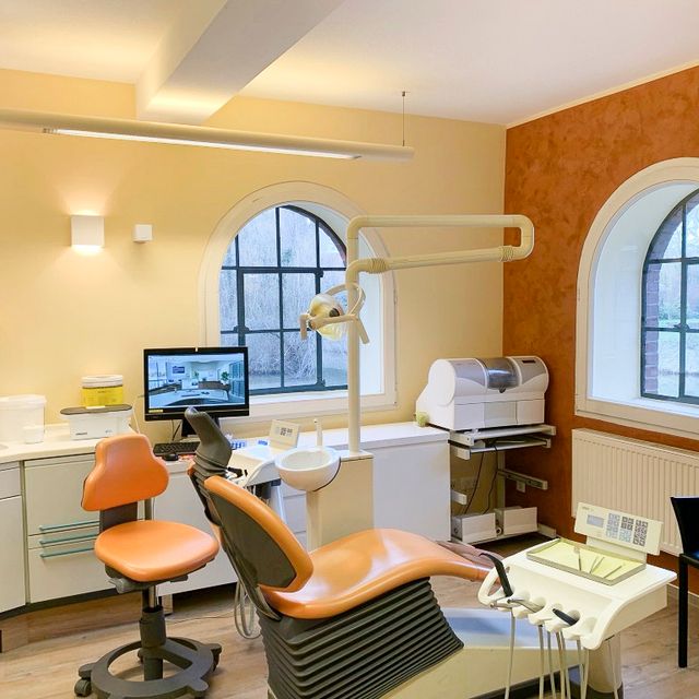 Praxis und Räumlichkeiten von Dental-Ästhetik Center Dr. med. dent. Uwe Lucas in Schüttorf