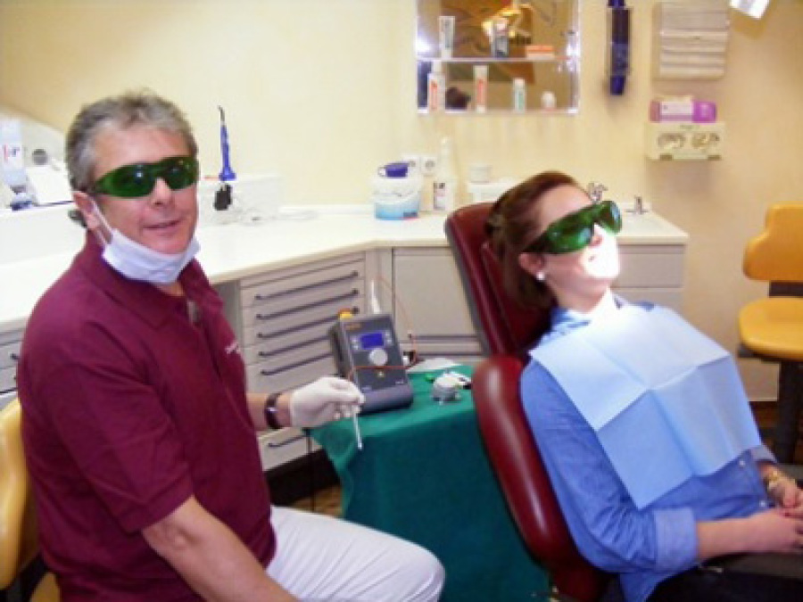 Laserbehandlung von Dental-Ästhetik Center Dr. med. dent. Uwe Lucas in Schüttorf